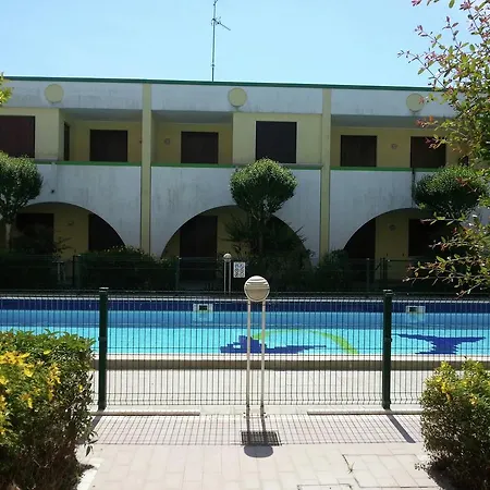 Villaggio Lindy B
