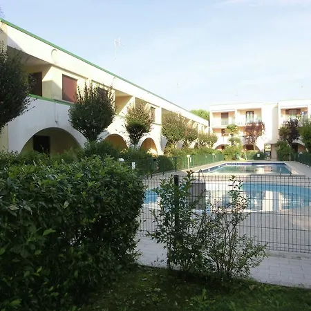 Villaggio Lindy B 아파트 비비오네